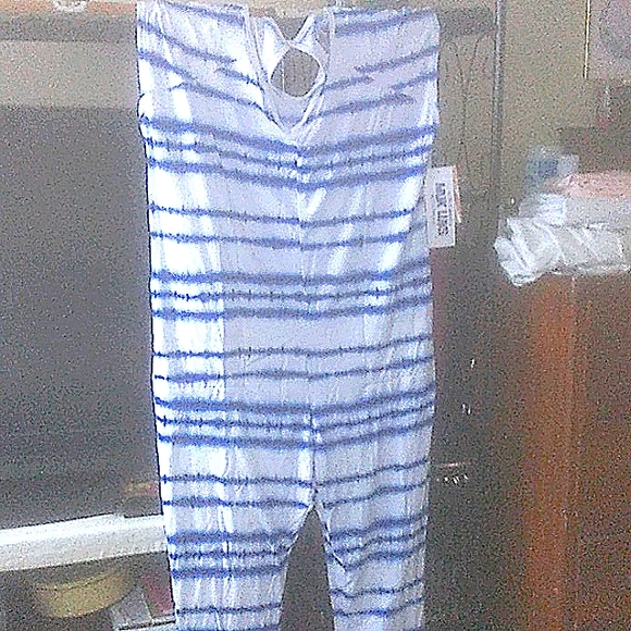 Muk Luk Cloud Knit Jumpsuit. Size Lrg. Comfortable Lightweight and Drapey. - Picture 2 of 5